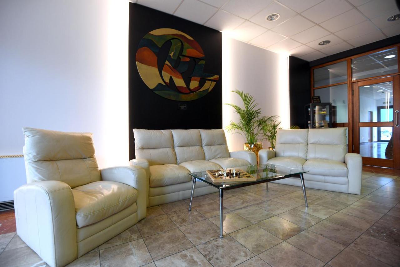 Apartments & Rooms Krizevci Luaran gambar