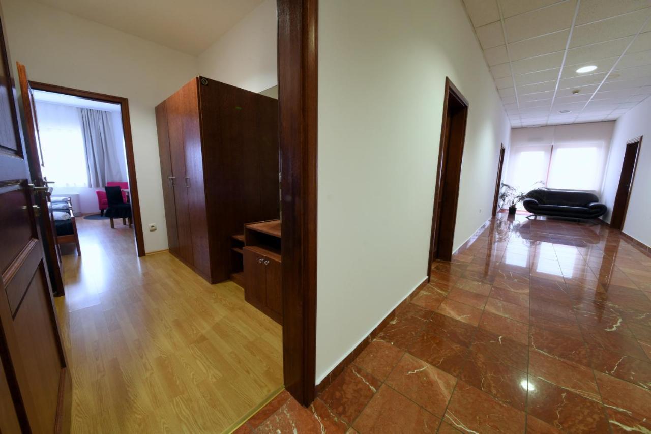 Apartments & Rooms Krizevci Luaran gambar